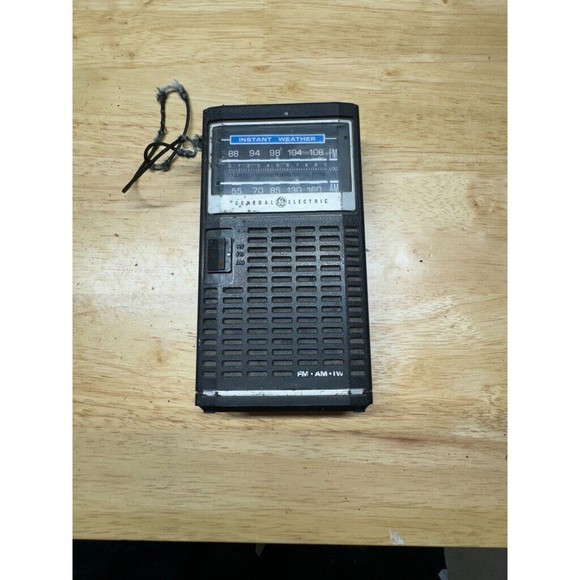 Vintage General Electric GE #7-2840B‎ AM/FM/IW (Instant Weather) Radio - Works - Picture 1 of 4